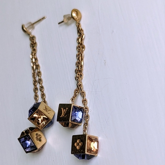 Louis Vuitton Gold Gamble Earrings - Picture 10 of 15